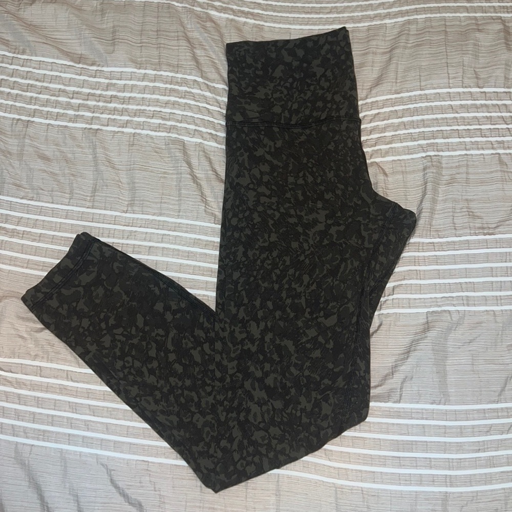 LULULEMON ALIGN LEGGING 25” SIZE 6